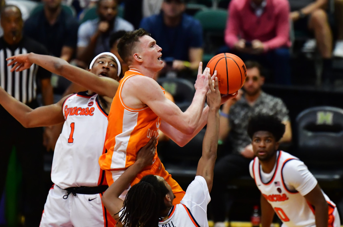 Dalton Knecht, Tennessee Volunteers